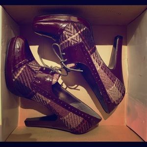 Steve Madden Plaid Pumps BRAND NEW
